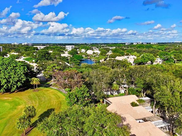 406 Bridgewood Court, Boca Raton FL 33434