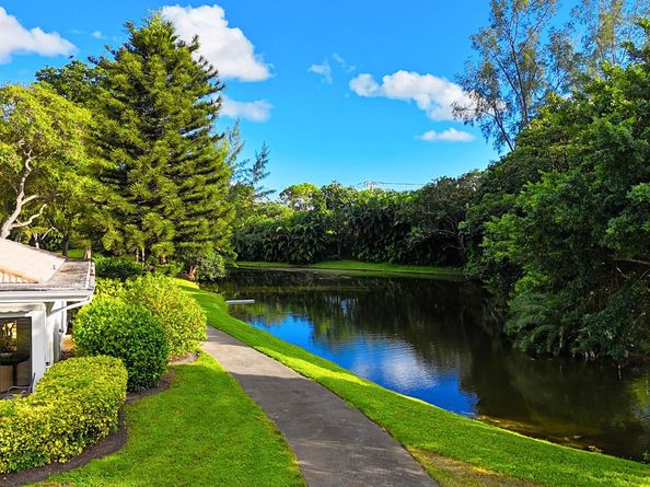 406 Bridgewood Court, Boca Raton FL 33434