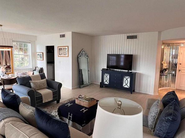 3475 S Ocean Boulevard 201, Palm Beach FL 33480