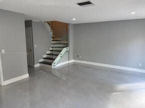 2700 N 34th Avenue I, Hollywood FL 33021