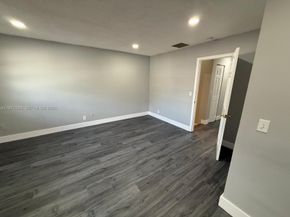 2700 N 34th Avenue I, Hollywood FL 33021