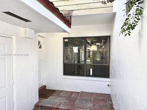 2700 N 34th Avenue I, Hollywood FL 33021