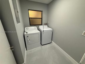 2700 N 34th Avenue I, Hollywood FL 33021