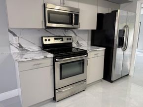 2700 N 34th Avenue I, Hollywood FL 33021