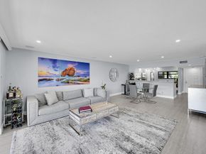 12870 Briarlake Drive 201, Palm Beach Gardens FL 33418