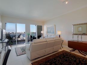 806 E Windward Way Ph 1, Lantana FL 33462