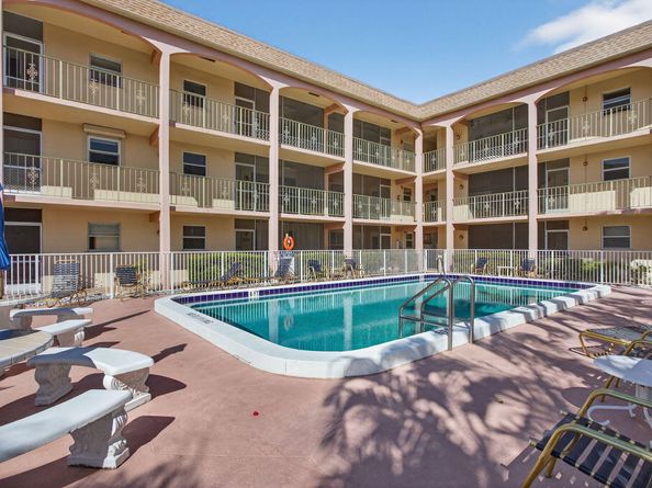100 SE 6th Avenue 303, Pompano Beach FL 33060