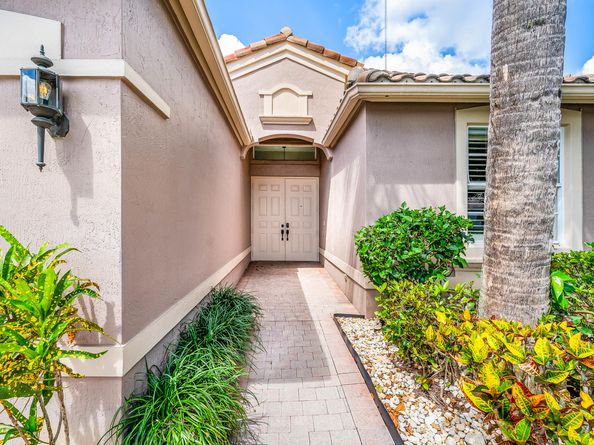 9989 Torino Drive, Lake Worth FL 33467