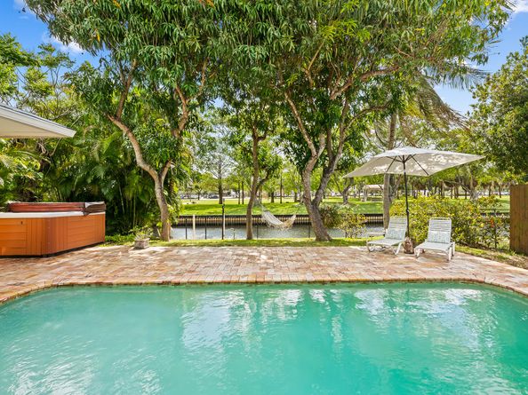 1320 SW 55th Avenue, Plantation FL 33317