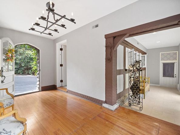 1717 Woodland Road, Abington PA 19001