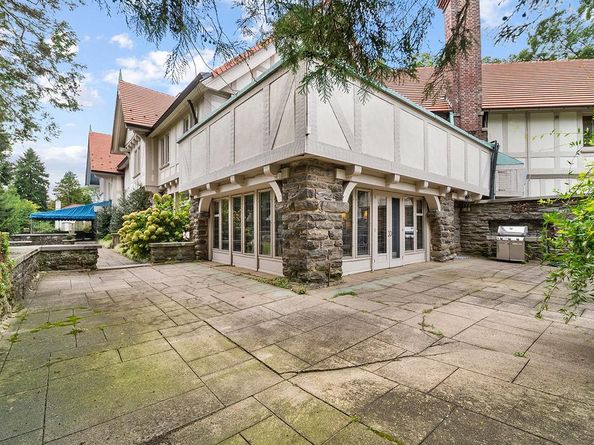 1717 Woodland Road, Abington PA 19001