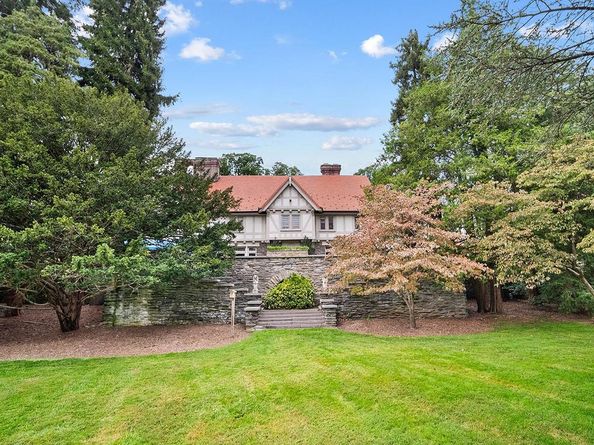 1717 Woodland Road, Abington PA 19001