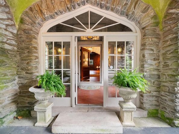 1717 Woodland Road, Abington PA 19001