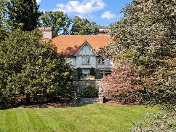 1717 Woodland Road, Abington PA 19001