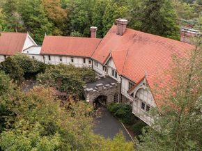 1717 Woodland Road, Abington PA 19001