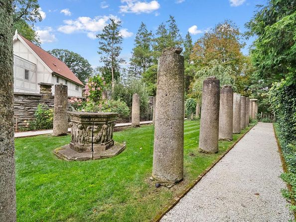 1717 Woodland Road, Abington PA 19001