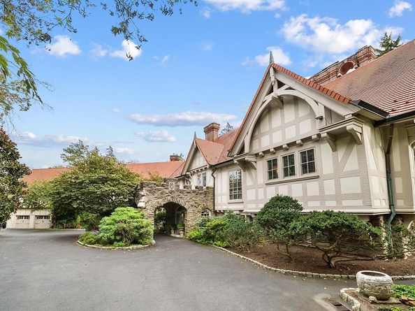 1717 Woodland Road, Abington PA 19001