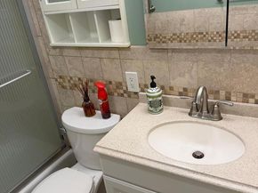 100 E Glenolden Avenue R12, Glenolden PA 19036