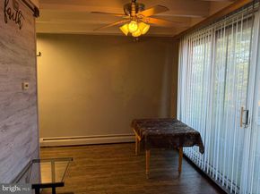 100 E Glenolden Avenue R12, Glenolden PA 19036