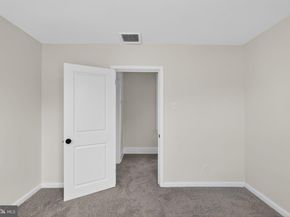 129 S Keystone Avenue, Upper Darby PA 19082