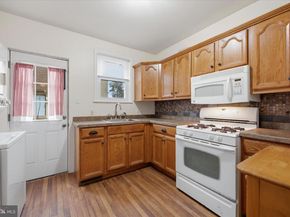 7 Rhodes Avenue, Collingdale PA 19023