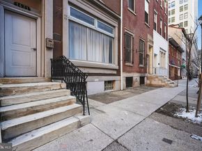 1431 Spruce Street 1R, Philadelphia PA 19102