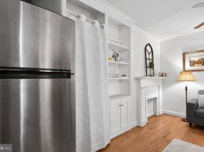 1431 Spruce Street 1R, Philadelphia PA 19102