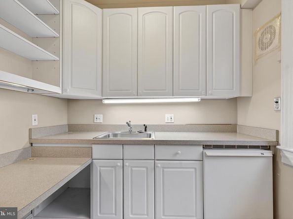 4000 Cathedral Avenue NW 444445B, Washington DC 20016