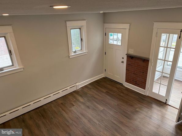 3 W Cooke Avenue, Glenolden PA 19036
