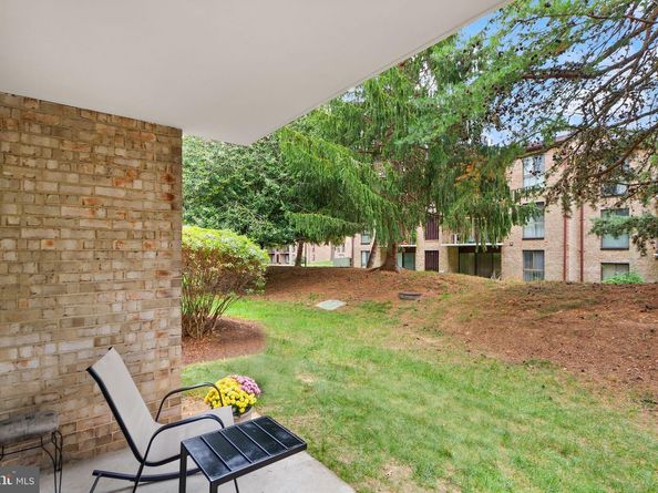2042 Royal Fern Court 1B, Reston VA 20191
