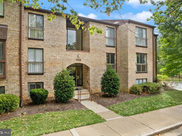 2042 Royal Fern Court 1B, Reston VA 20191