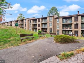 2042 Royal Fern Court 1B, Reston VA 20191