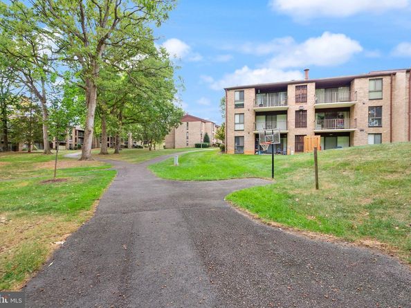 2042 Royal Fern Court 1B, Reston VA 20191