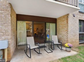 2042 Royal Fern Court 1B, Reston VA 20191