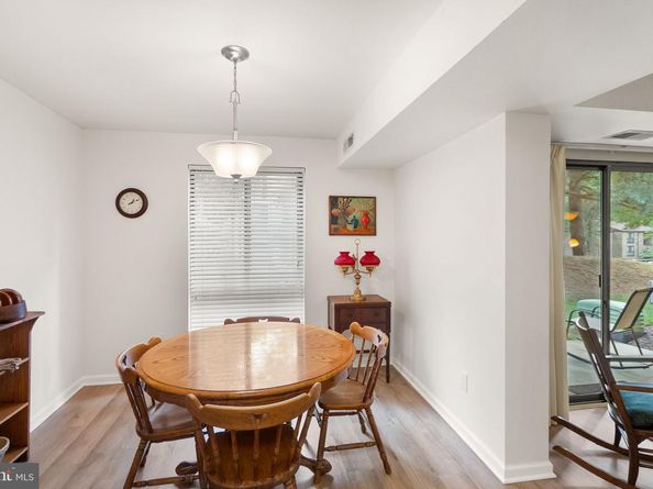 2042 Royal Fern Court 1B, Reston VA 20191