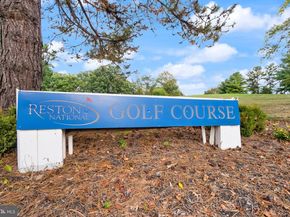 2042 Royal Fern Court 1B, Reston VA 20191