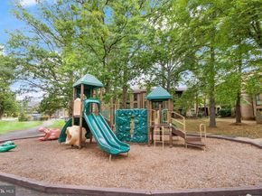 2042 Royal Fern Court 1B, Reston VA 20191