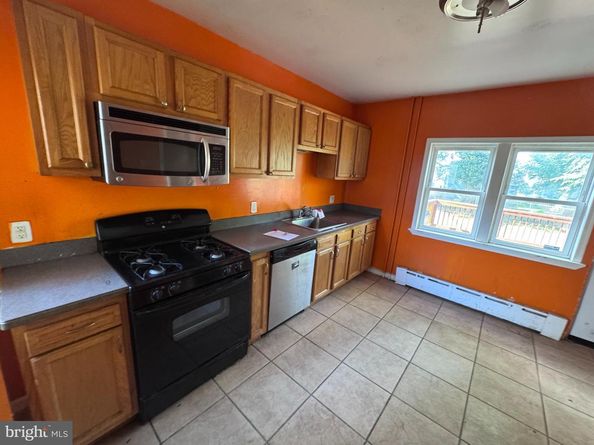 215 N 9TH Street, Darby PA 19023