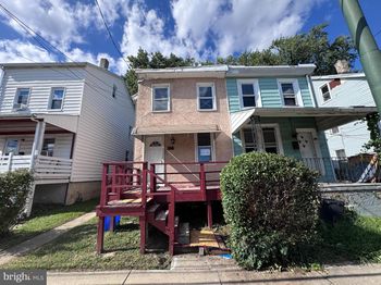 215 N 9TH Street