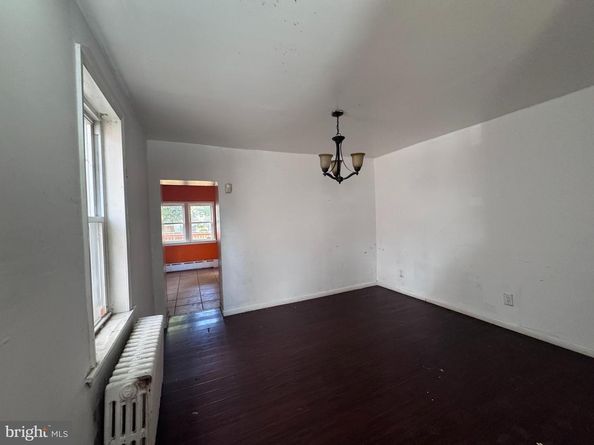 215 N 9TH Street, Darby PA 19023