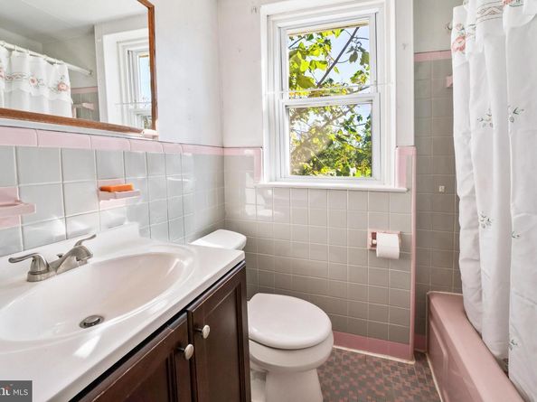 631 Tribet Place, Colwyn PA 19023