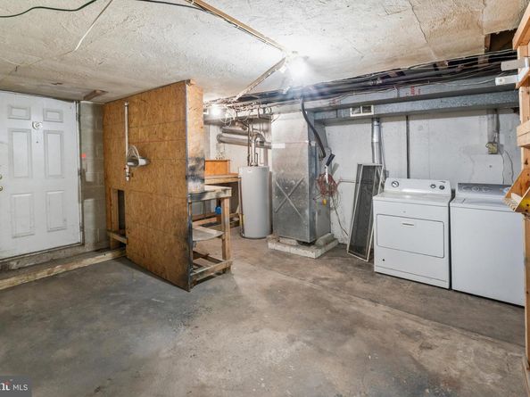 631 Tribet Place, Colwyn PA 19023