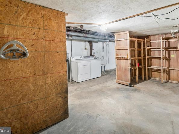 631 Tribet Place, Colwyn PA 19023