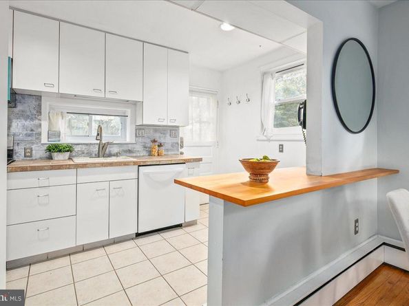 6381 Lakewood Drive, Falls Church VA 22041