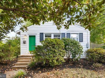 6381 Lakewood Drive