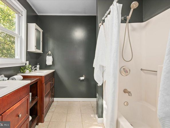 6381 Lakewood Drive, Falls Church VA 22041