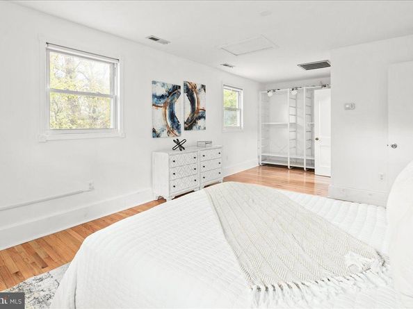 6381 Lakewood Drive, Falls Church VA 22041