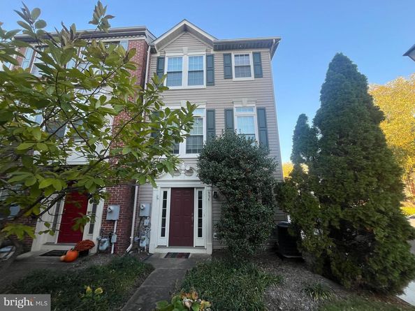 954 Harrison Circle, Alexandria VA 22304