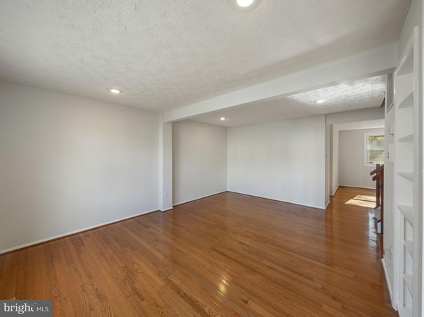 8027 Tyson Oaks Circle, Vienna VA 22182