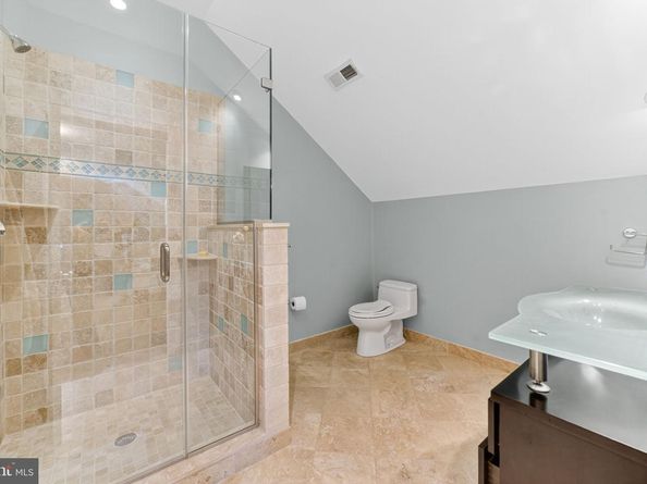5765 Valley Stream Drive, Doylestown PA 18902